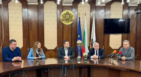 Кметът Пенчо Милков награди волейболните шампиони на &bdquo;Дунав&ldquo; &ndash; Русе