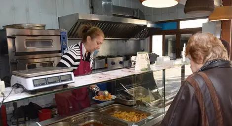 Единствената по рода си гостилница СБА посреща денонощно с вкусна българска кухня