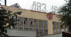 Цената на ЛВЗ се стопи с още 10%