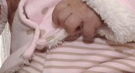 Здраво и износено бебе почина при домашно раждане