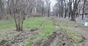 Оправят напролет разораните тревни площи в Парка на възрожденците