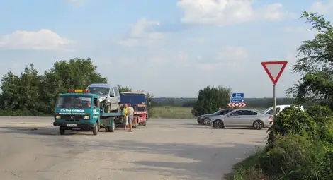 Маналата седмица в рамките на 12 часа станаха две катастрофи на това кръстовище. Снимка: Архив RuseMedia.com