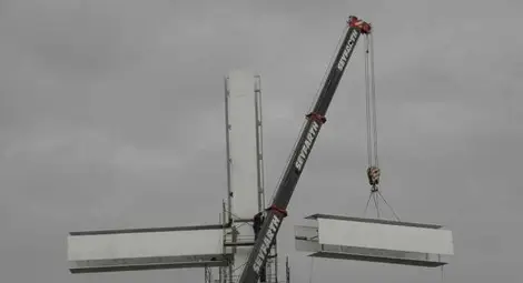  38-метров кръст се извиси над Благоевград /галерия/