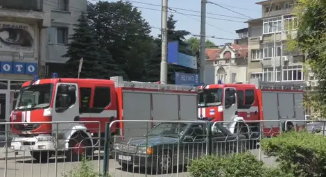 Пожар от газова бутилка начупи стъклата на балкон