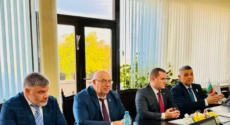 Кметът Пенчо Милков и вицепремиерът Гроздан Караджов обсъдиха бъдещето на интермодалния терминал и транспортната свързаност на Русе&nbsp;