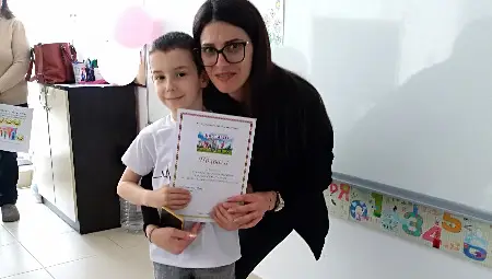 С мини концерт на барабани в Образователен център &bdquo;Малвина&ldquo; празнуваха щастието