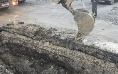 Въпрос с понижена трудност: Кой скъса водопровод с багер между &bdquo;Мария Луиза&ldquo; и &bdquo;Дондуков-Корсаков&ldquo;