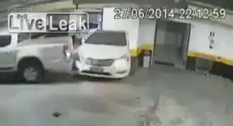 Най-бруталното паркиране (видео)