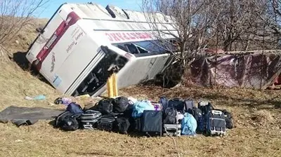 Отрицателна е пробата за алкохол на шофьора на автобуса, който се обърна в Македония