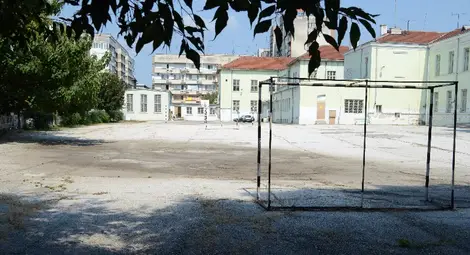 &bdquo;Отец Паисий&ldquo; май ще посрещне и този 15 септември със зейналата дупка в двора