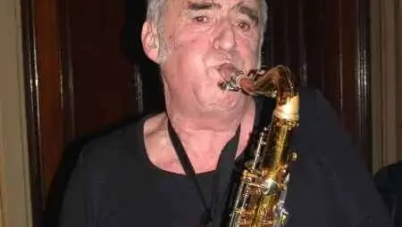 Легендарният Петър Петров-Парчето вече свири на небесната сцена