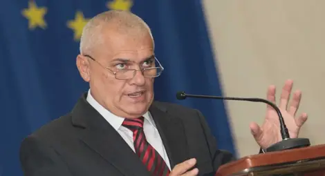 Валентин Радев ще чисти МВР от &bdquo;гнили ябълки&ldquo;