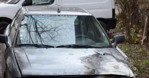 Старо ауди запалено на тиха уличка в „Родина“