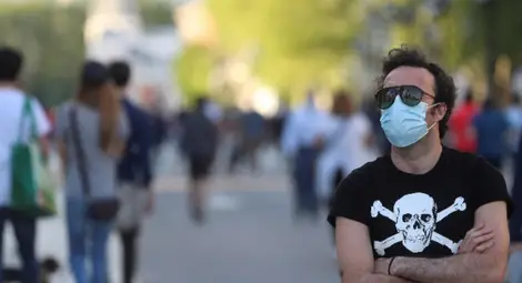 164 нови смъртни случая от Covid-19 в Испания, отварят малките магазини