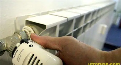 Токът поевтинява,  парното поскъпва