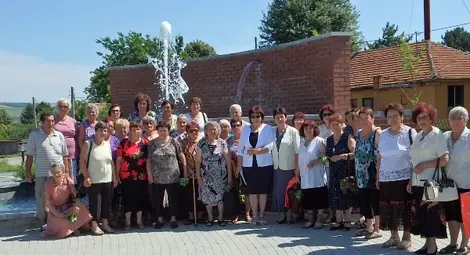 Приятели от детинство се видяха след 60 години на пенсионерска среща