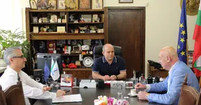 „Екопак“ подарява на Русе две детски площадки