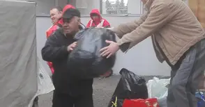 Два тона дрехи получиха бедни и бездомни в Русе