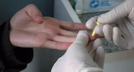 Анонимният кабинет преглежда за СПИН на Свети Валентин в Мол Русе