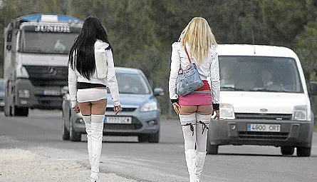 Нашенец намери жена си да проституира чак на остров Родос