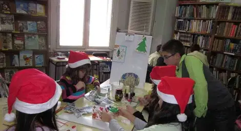 Ателие "Ре-дизайн" в библиотеката вдъхва нов живот на старите предмети /галерия/ Ателие "Ре-дизайн" в библиотеката вдъхва нов живот на старите предмети /галерия/