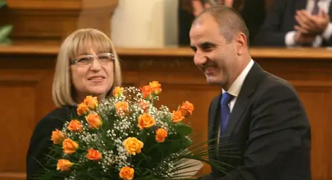 Цецка Цачева е председател на 43-ото НС