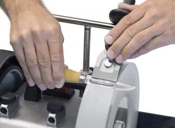 Заточване на 2 ножа без касов бон наказано с 500 лева Заточване на 2 ножа без касов бон наказано с 500 лева