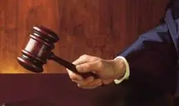 19-годишен шофьор се изправя пред съда за смърт на клошарка