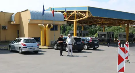 Драгомир Драганов: Средно по 160 леки коли и 36 камиона преминават в 20-минутните коридори през Дунав мост от България към Румъния