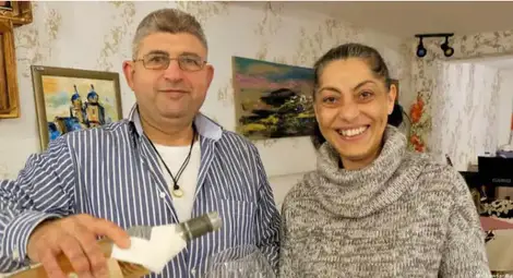 Чавдар и Нина в своя български ресторант в Саксония-Анхалт. "Тук можем да мечтаем." Снимка: Chawdar Batanov und Nina Nikolova