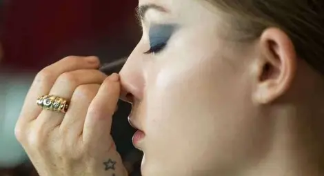 Майсторското гримиране сваля поне 10 години Майсторското гримиране сваля поне 10 години