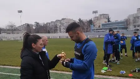 Петя Бонева връчи наградата на Йордан Димитров, а съпругът й Ангел - на Теодор Костов.