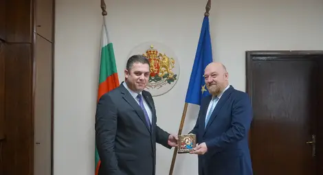 Председателят на Общинския съвет Иво Пазарджиев поздрави новия областен управител на Русе Анатоли Станев