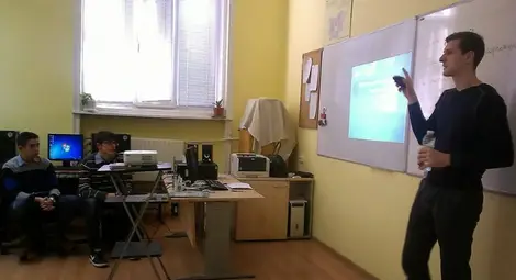 Възпитаник на Математическата се завърна като гост-лектор