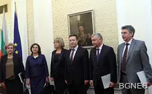 Над 3 часа продължават консултациите между ГЕРБ и БСП