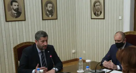 ДБ: Трябва здрава основа, управлението да се излъчи с мандата на втората политическа сила ДБ: Трябва здрава основа, управлението да се излъчи с мандата на втората политическа сила