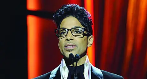 Принс отмени европейското си турне след атаките в Париж