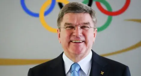 Новият шеф на МОК страстен футболен фен