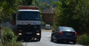 Ремонтират до Великден разсипания от тежкия трафик път в Писанец