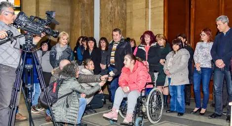 Хриси от &bdquo;Българската Коледа&ldquo;: Благодаря на всички, че си отделят от заплатата за деца като мен