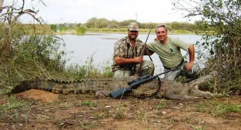 Христо Стоичков обясни с отворено писмо сафарито в Африка /галерия/