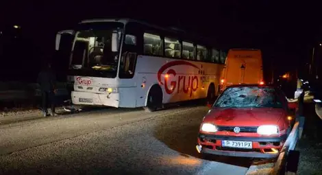 Тежка верижна катастрофа затвори бул."България", човек в болницата в много критично състояние