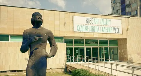 Съветници от &bdquo;Демократична България&ldquo; питат къде са парите за ремонта на галерията