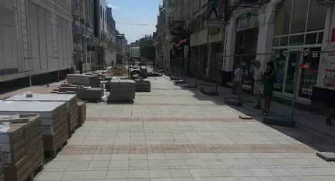 Плочките за &bdquo;Александровска&ldquo; - уникална изработка в 3 цвята на бургаски завод