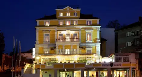 Русенските хотели реализират 1,1 милиона лева приходи от нощувки за месец