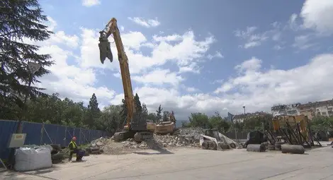 Паметникът пред НДК изчезна окончателно