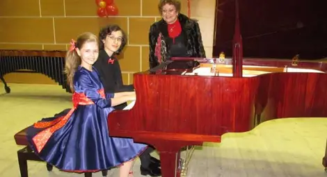 Министър отличи по изключение невръстни русенски пианисти