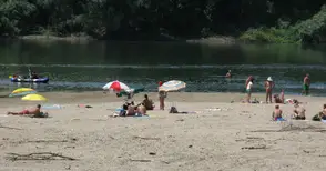 Малки и големи изпълниха дунавските плажове