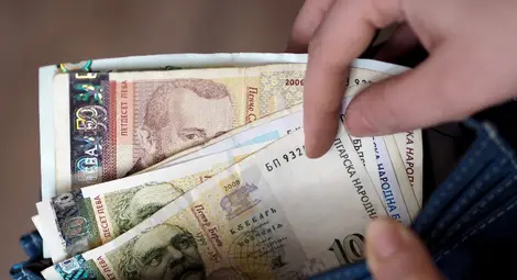 Русенските домакинства преживяват с почти 1000 лева под нормалното Русенските домакинства преживяват с почти 1000 лева под нормалното