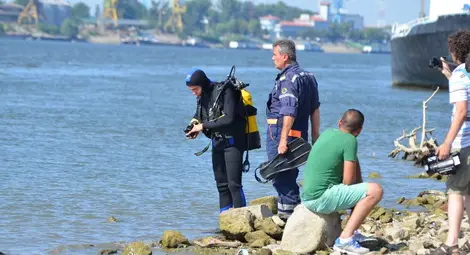 Коварната яма на Конския плаж погълна 13-годишно дете